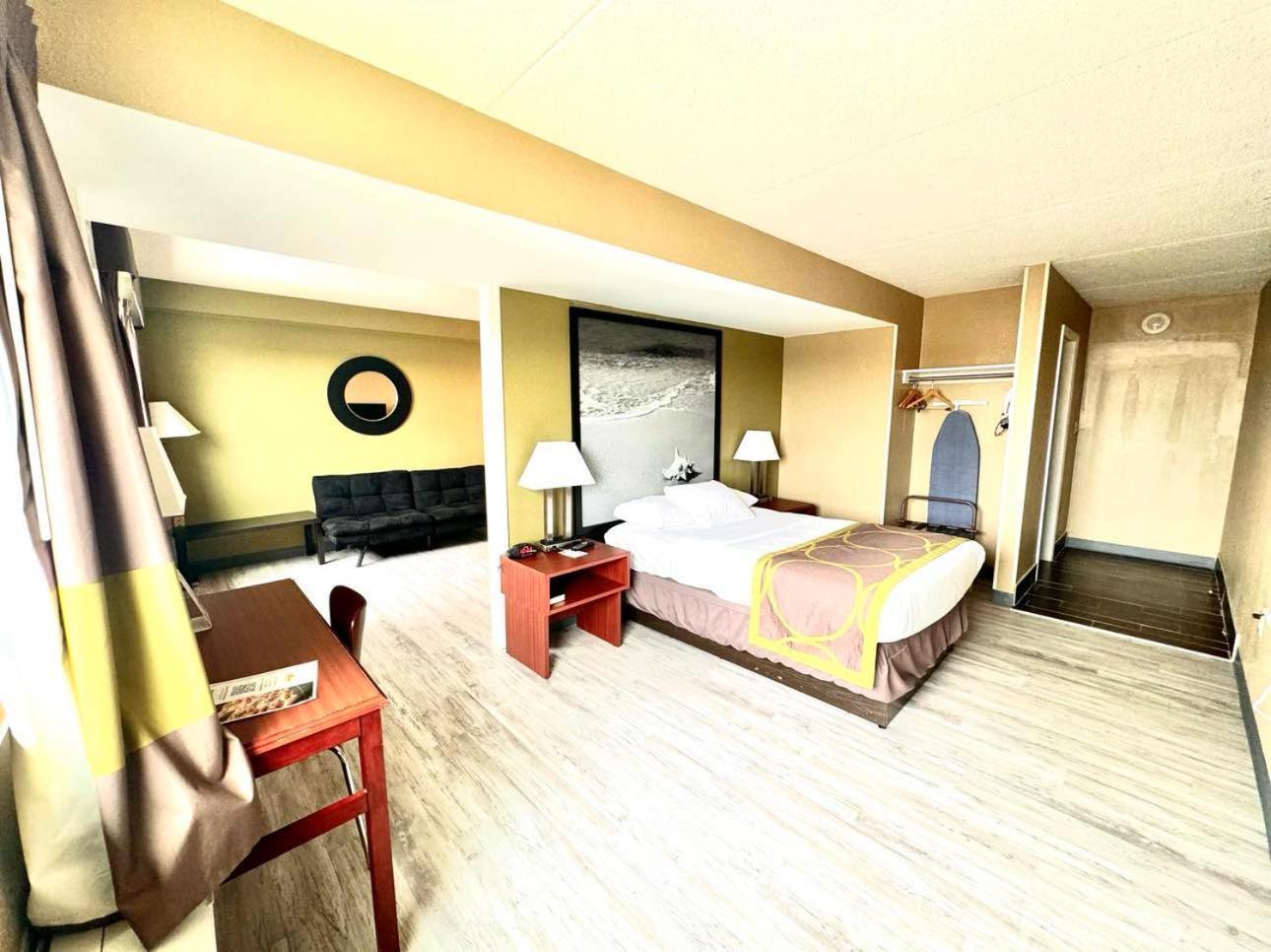 Hotel Super 8 By Wyndham Frederick Exterior foto