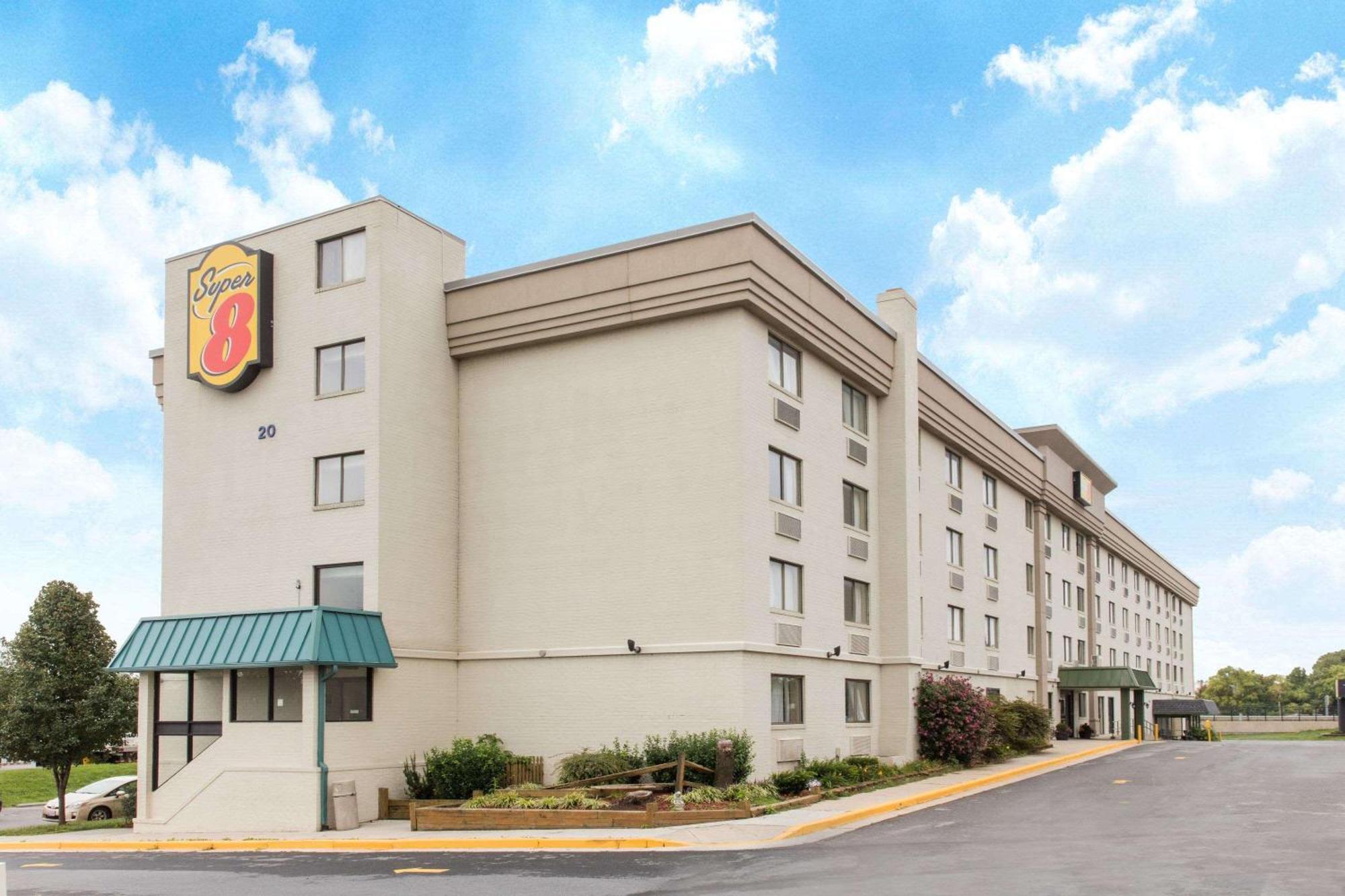 Hotel Super 8 By Wyndham Frederick Exterior foto